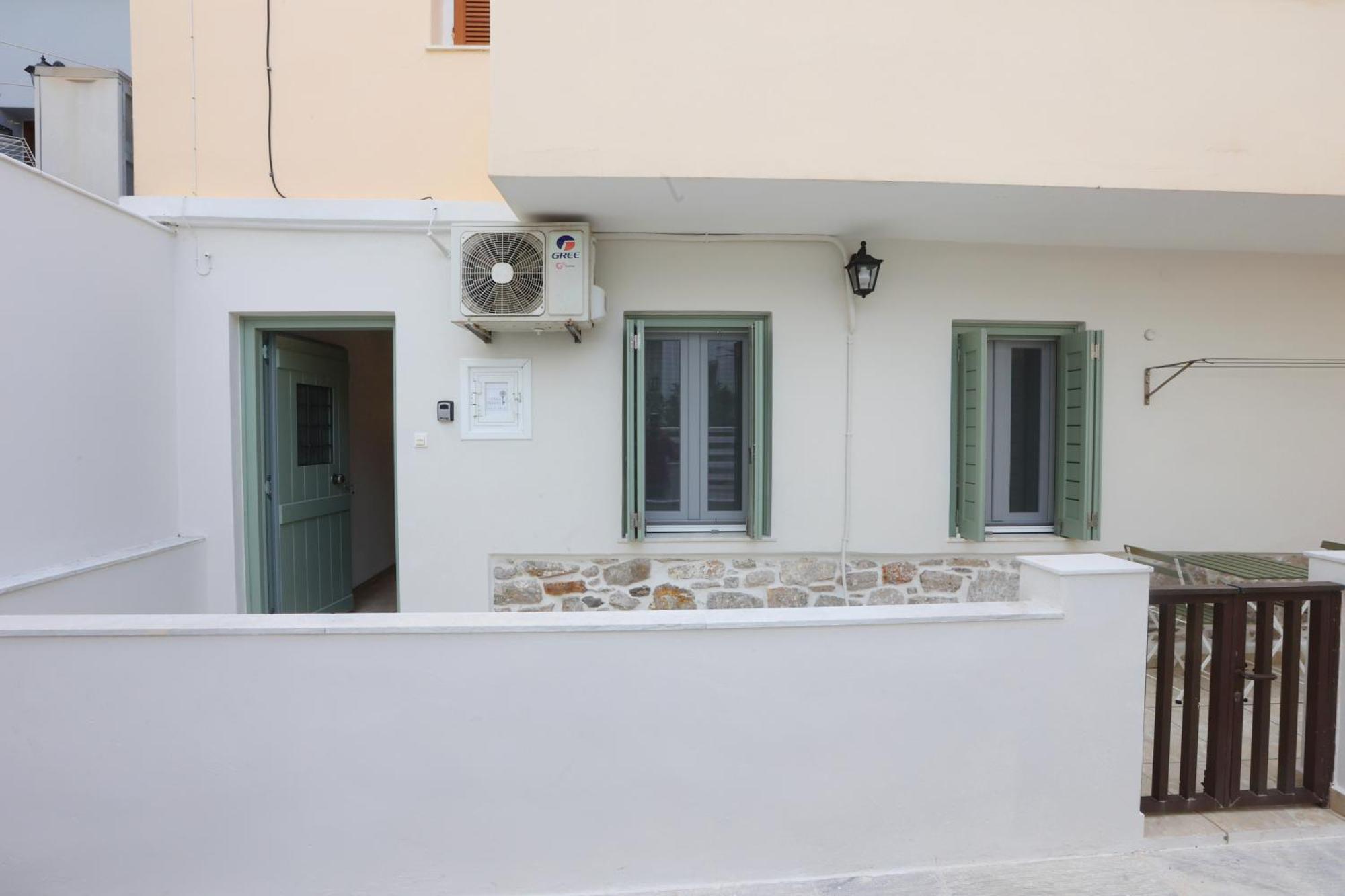 Terra Olivae Syros Apartment *